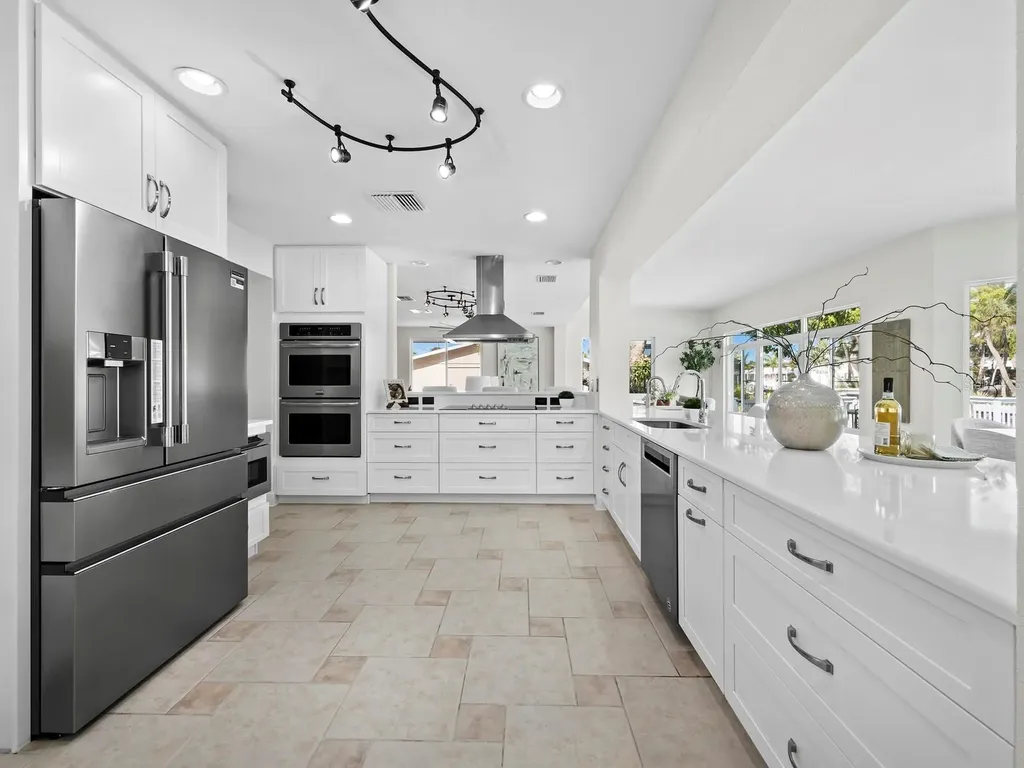 951 Contento Street Siesta Key FL 34242