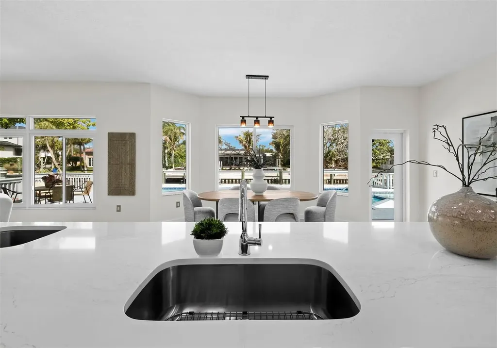 951 Contento Street Siesta Key FL 34242