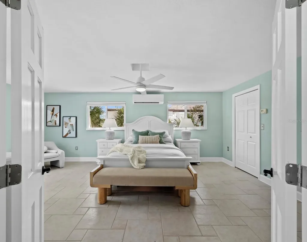 951 Contento Street Siesta Key FL 34242