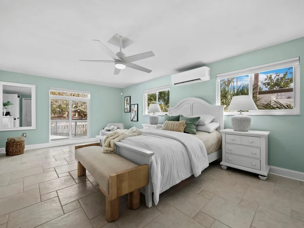 951 Contento Street Siesta Key FL 34242