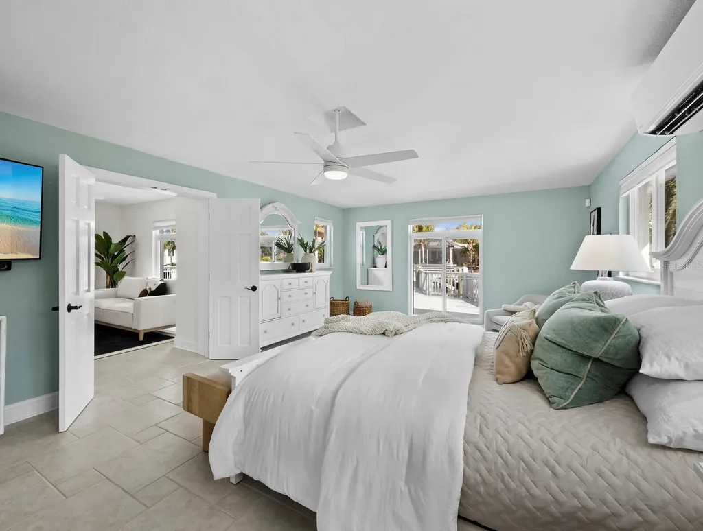 951 Contento Street Siesta Key FL 34242
