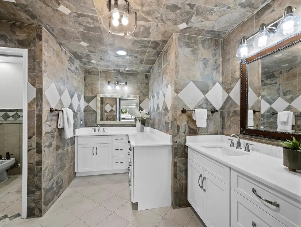 951 Contento Street Siesta Key FL 34242