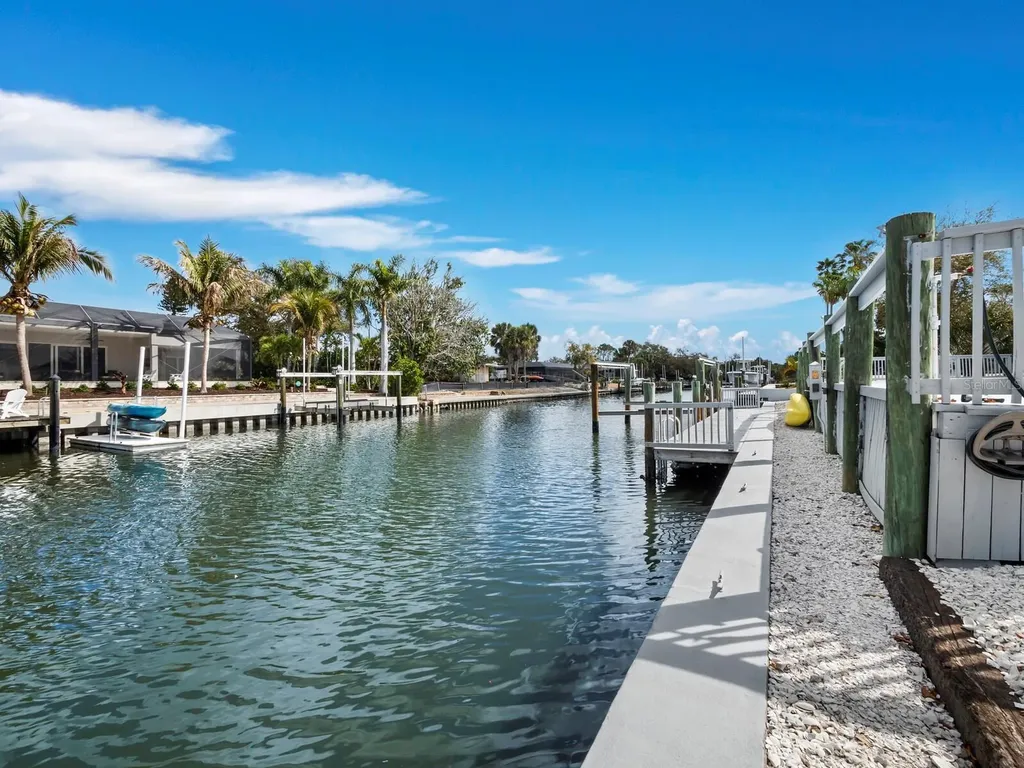 951 Contento Street Siesta Key FL 34242