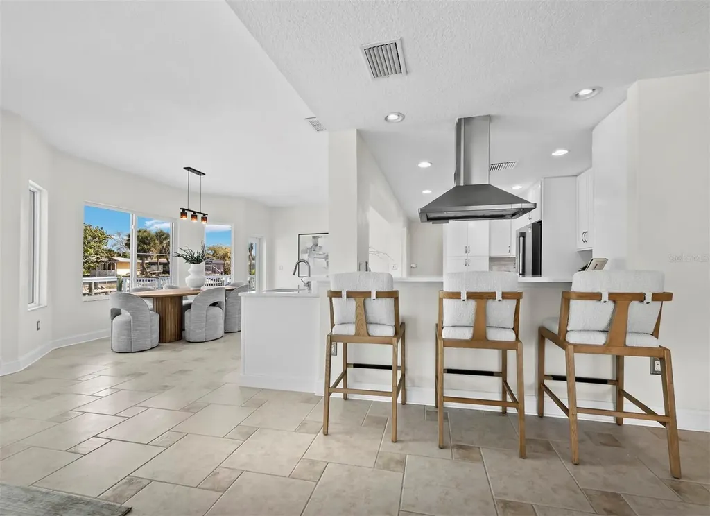 951 Contento Street Siesta Key FL 34242