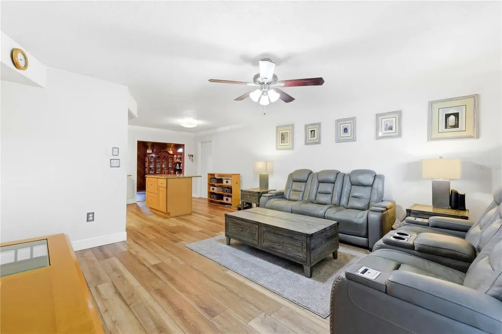 10776 124th Avenue N Seminole FL 33778