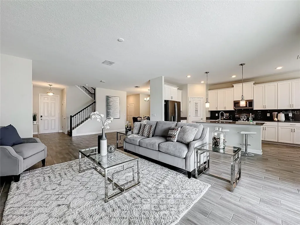 8886 Fallen Oak Drive Davenport FL 33896