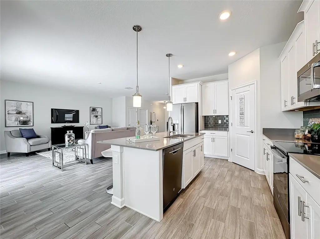8886 Fallen Oak Drive Davenport FL 33896