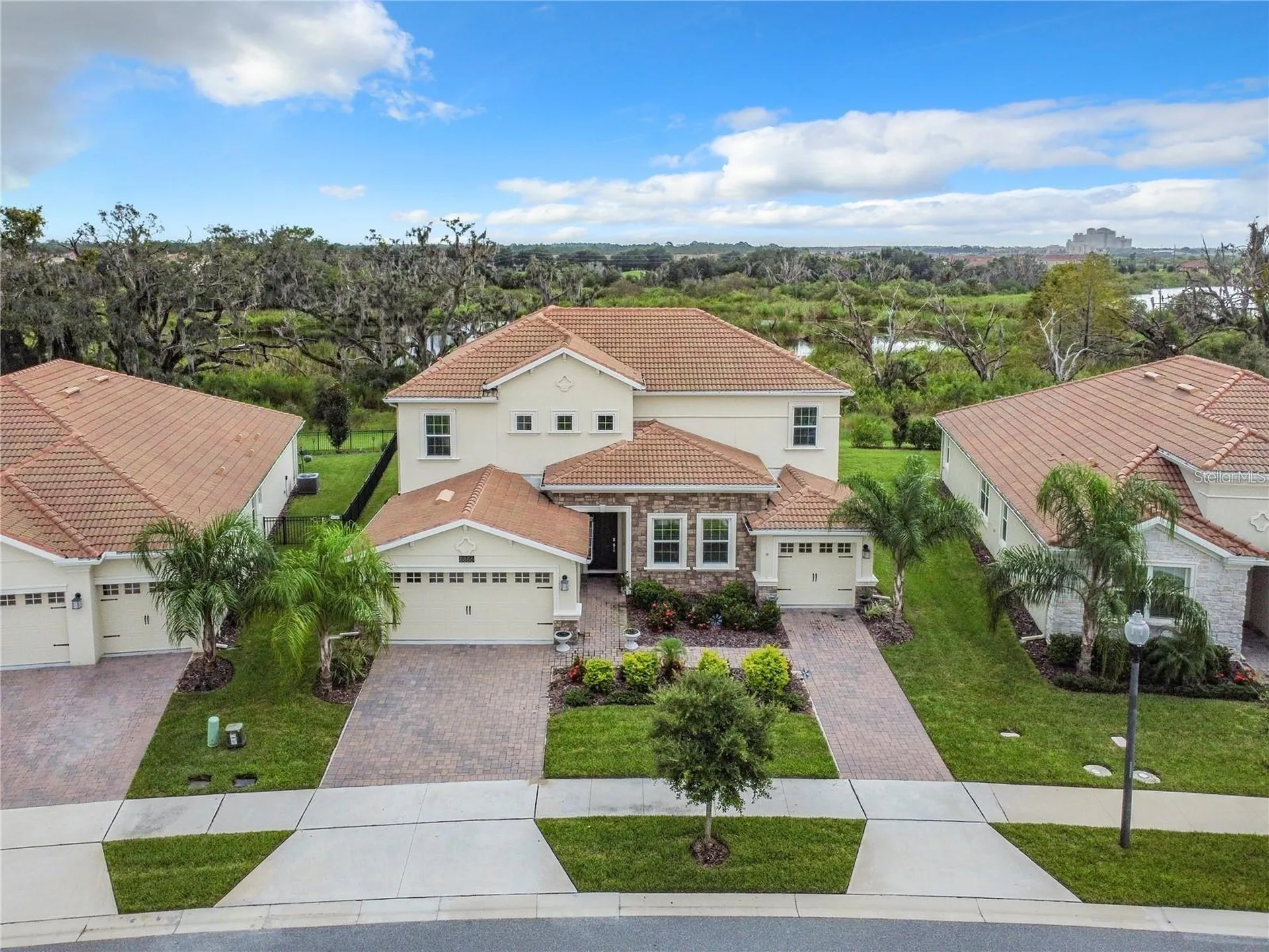 8886 Fallen Oak Drive Davenport FL 33896