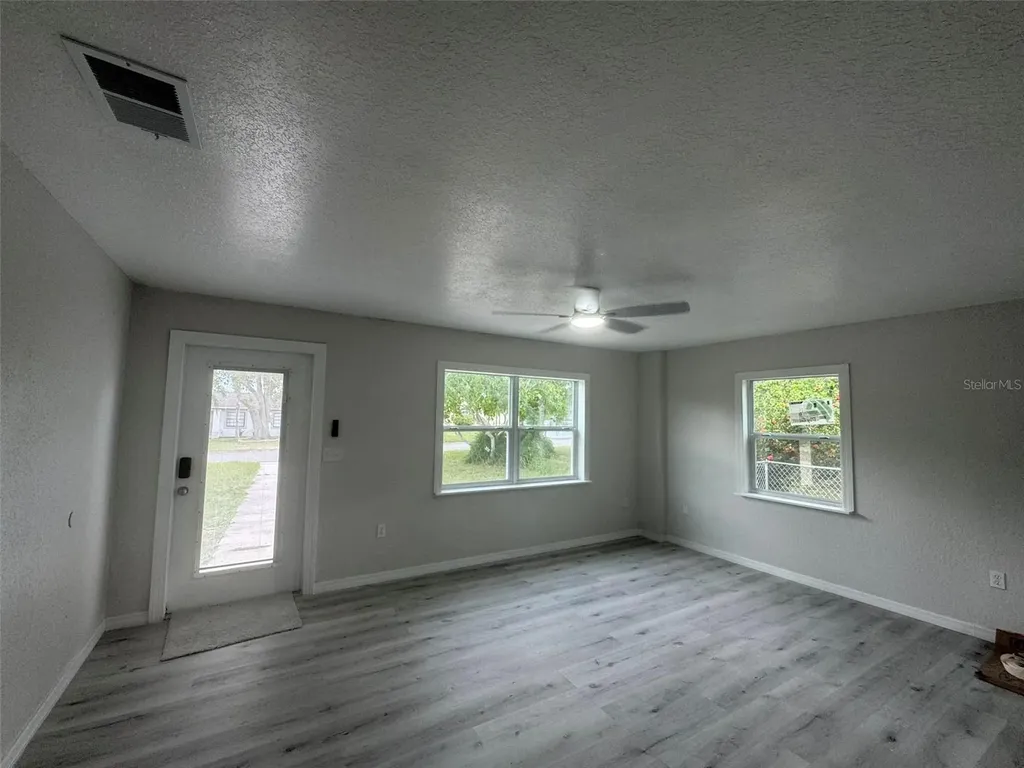 2549 Olive Avenue Lake Wales FL 33898