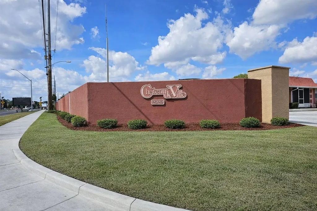 2929 W Oak Ridge Road Orlando FL 32809