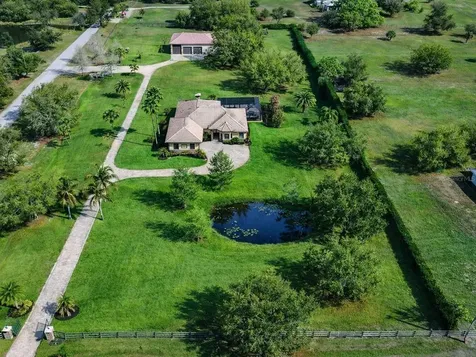 17001 Deer Prairie Drive Sarasota FL 34240