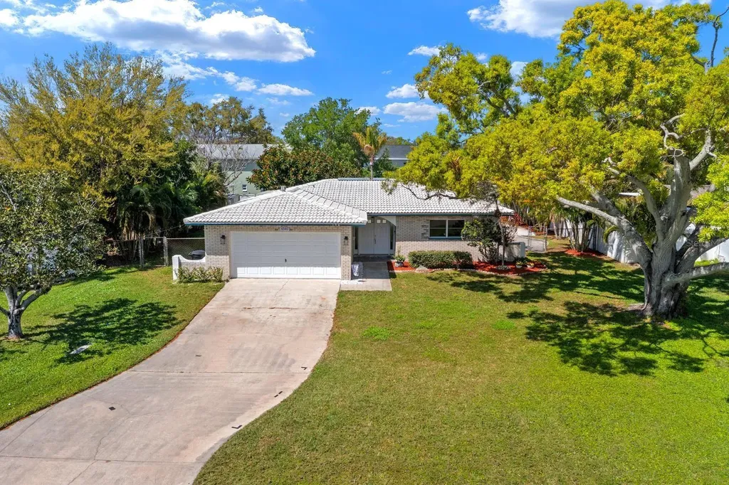 4540 Bayshore Boulevard NE St Petersburg FL 33703