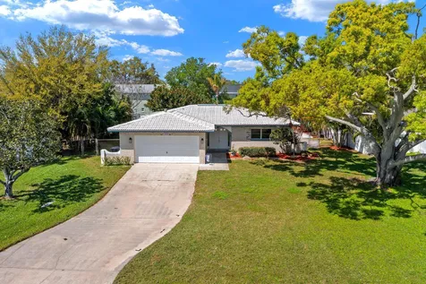 4540 Bayshore Boulevard NE St Petersburg FL 33703