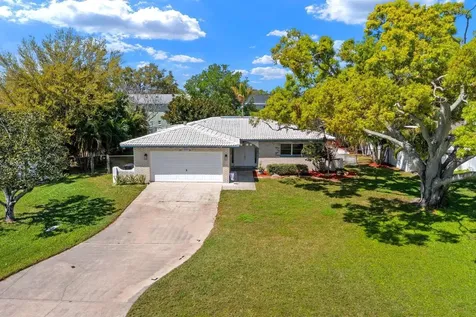 4540 Bayshore Boulevard NE St Petersburg FL 33703