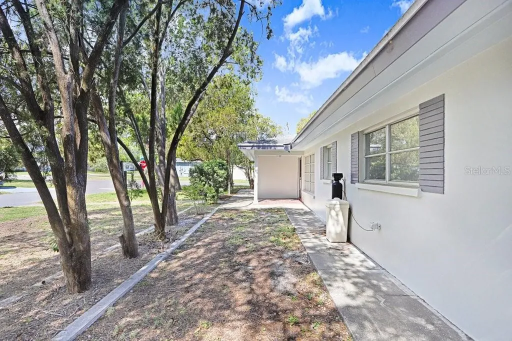 1600 Pinewood Drive Clearwater FL 33756