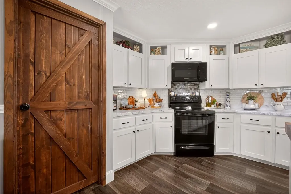 8013 Sergeant Pepper Drive Howey In The Hills FL 34737