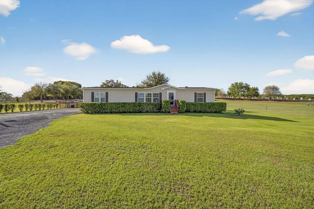 8013 Sergeant Pepper Drive Howey In The Hills FL 34737