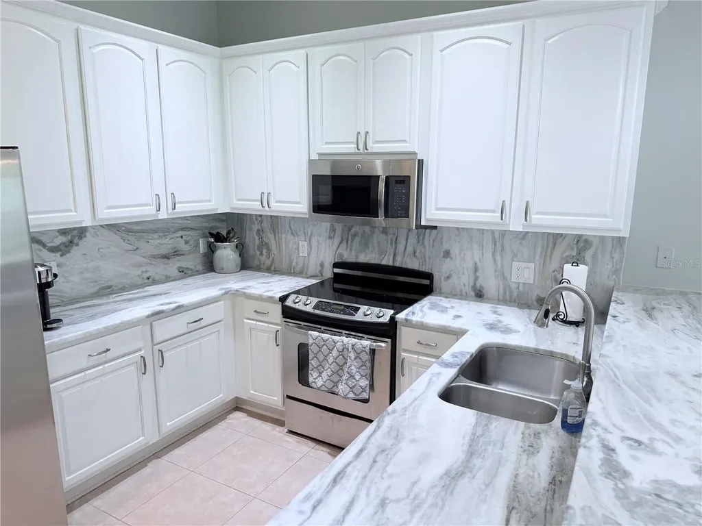 2121 Burgos Drive Sarasota FL 34238