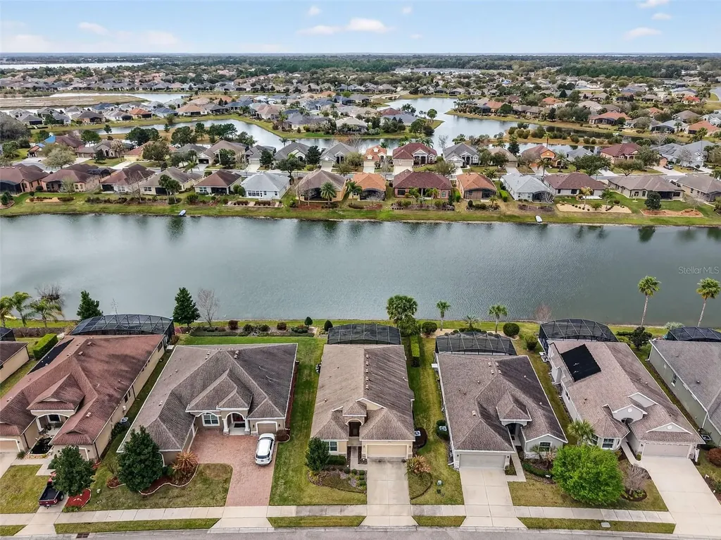 8321 Bridgeport Bay Circle Mount Dora FL 32757