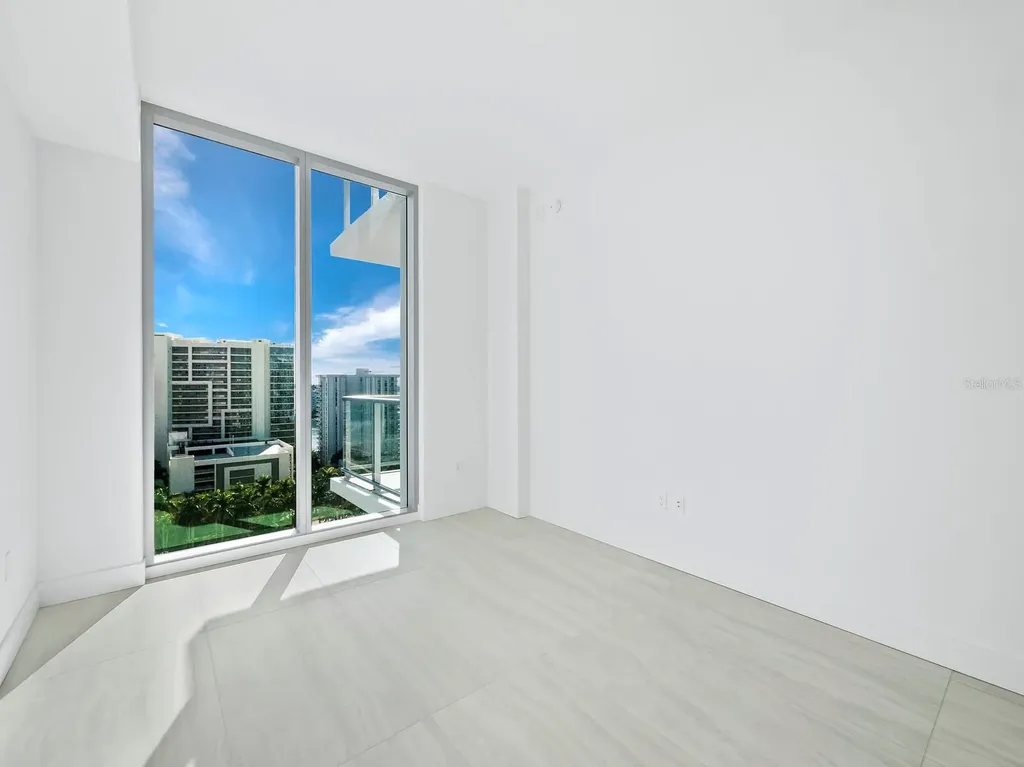 301 Quay Commons Sarasota FL 34236