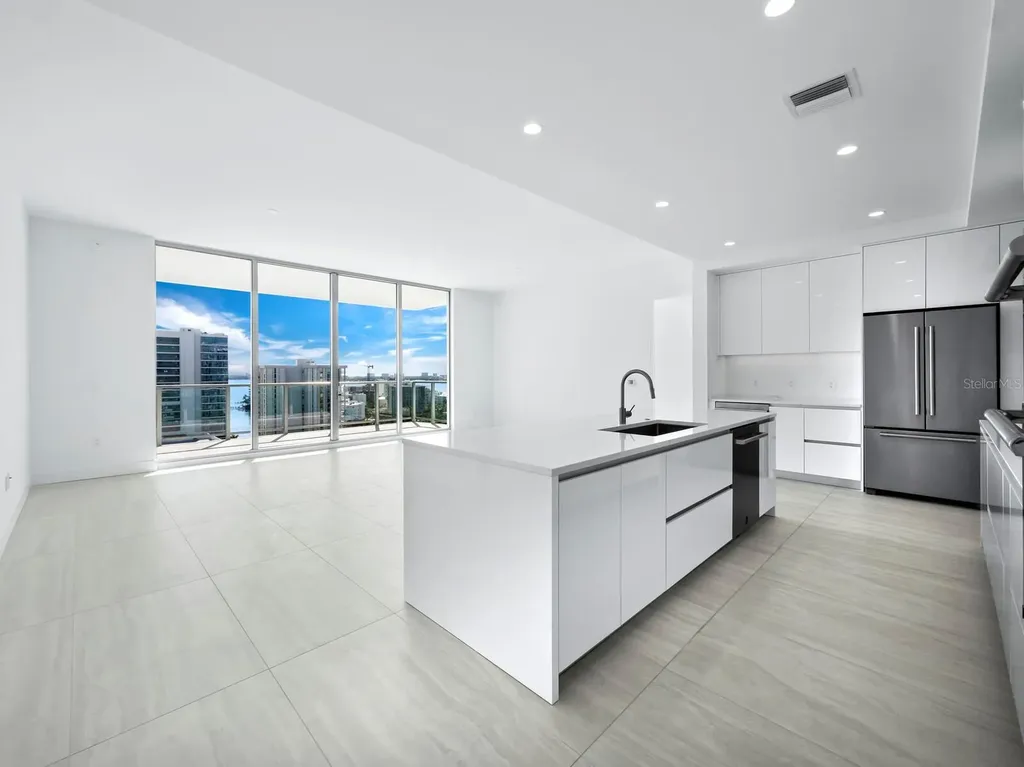 301 Quay Commons Sarasota FL 34236