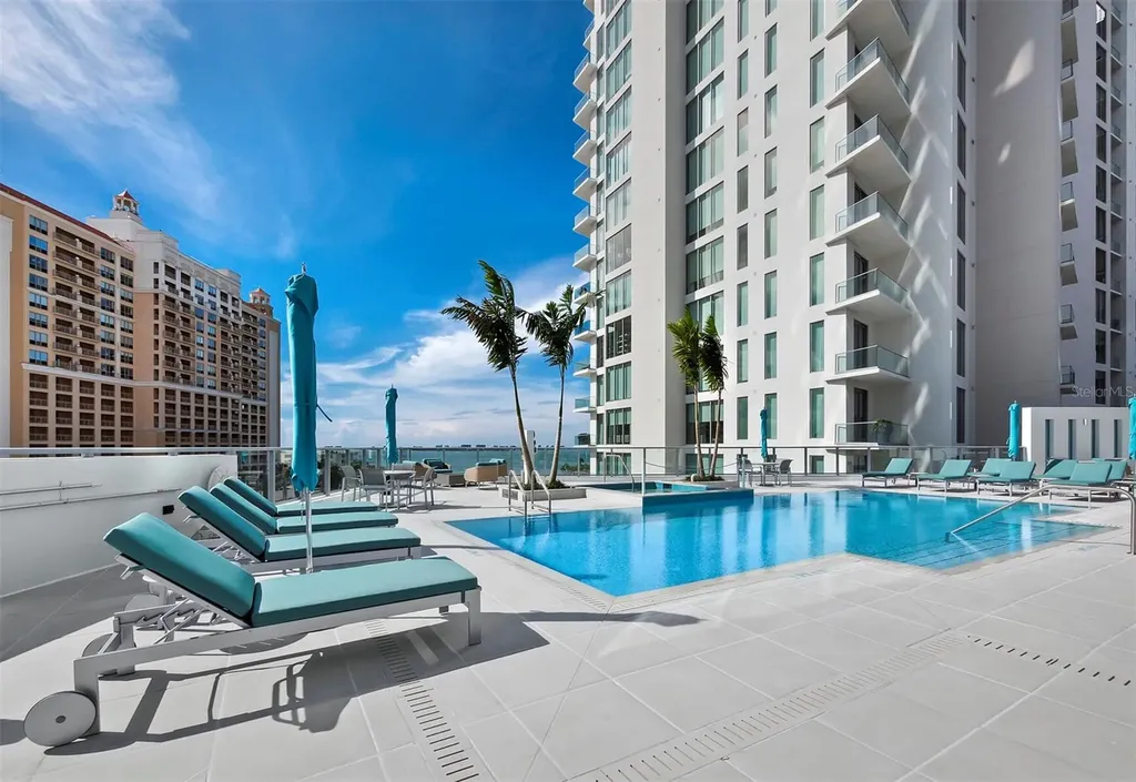 301 Quay Commons Sarasota FL 34236