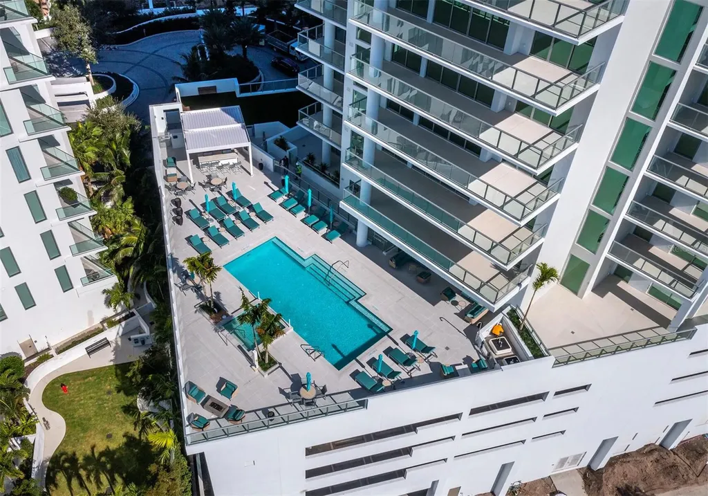 301 Quay Commons Sarasota FL 34236