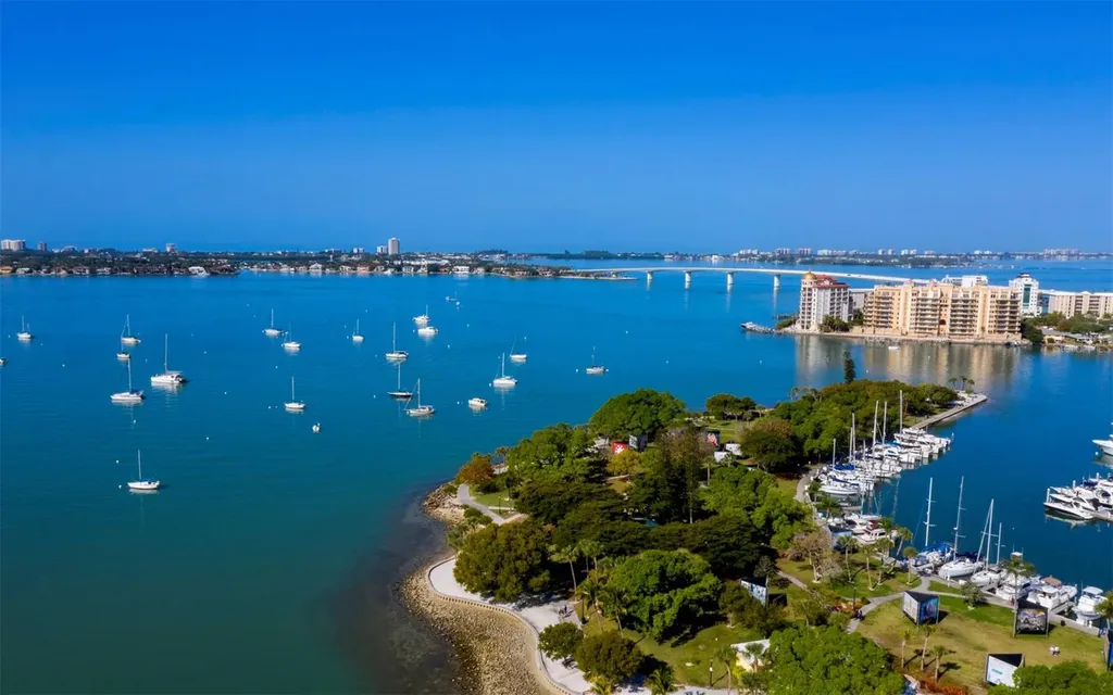 301 Quay Commons Sarasota FL 34236