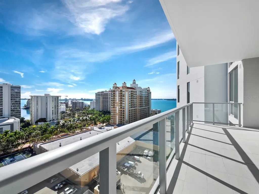 301 Quay Commons Sarasota FL 34236