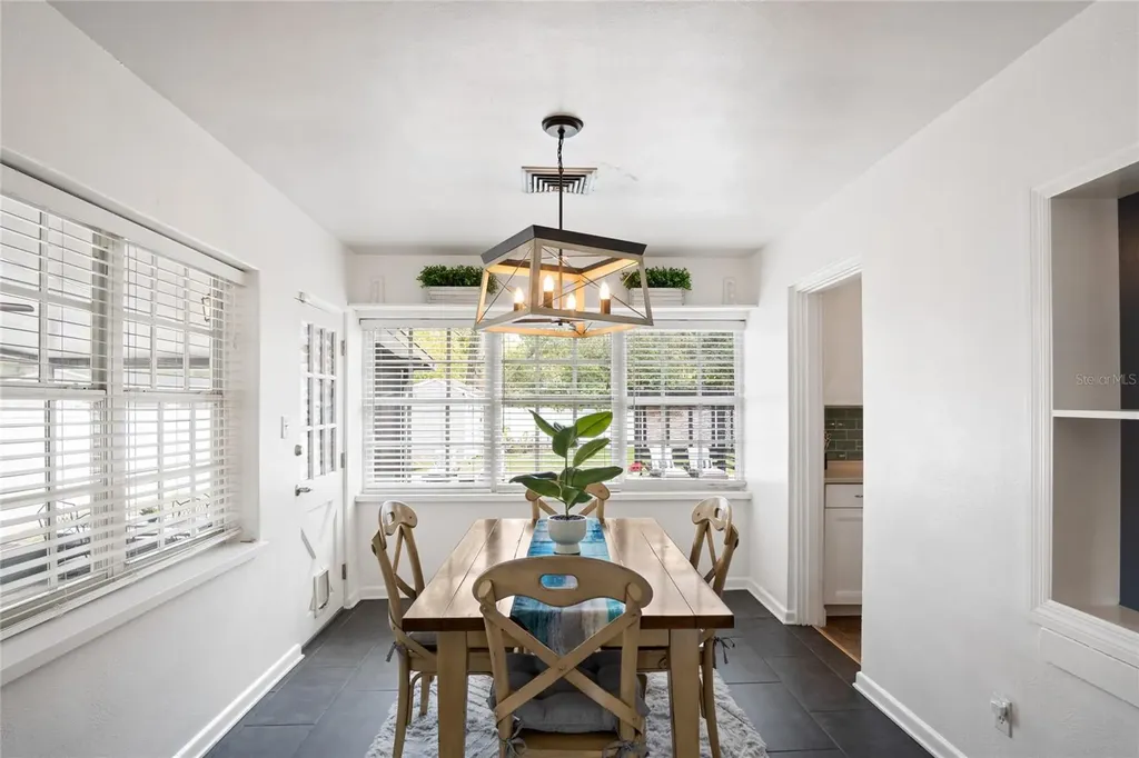 527 Meridale Avenue Orlando FL 32803