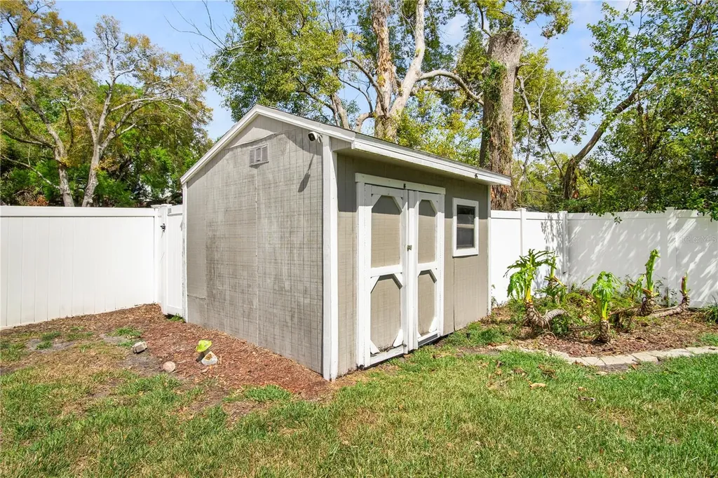 527 Meridale Avenue Orlando FL 32803