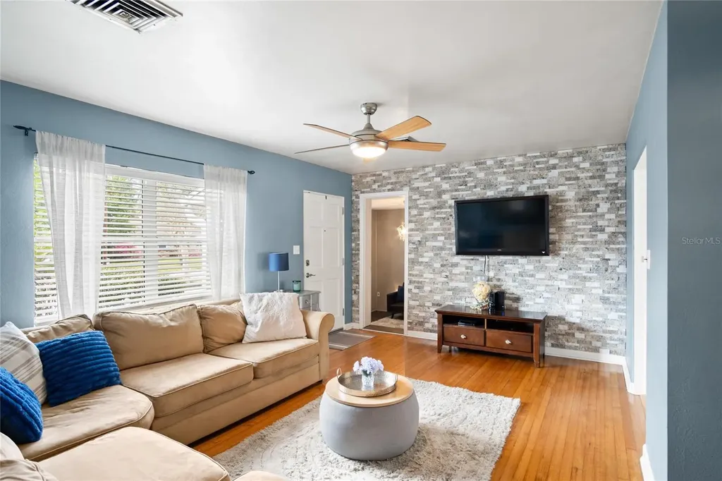 527 Meridale Avenue Orlando FL 32803