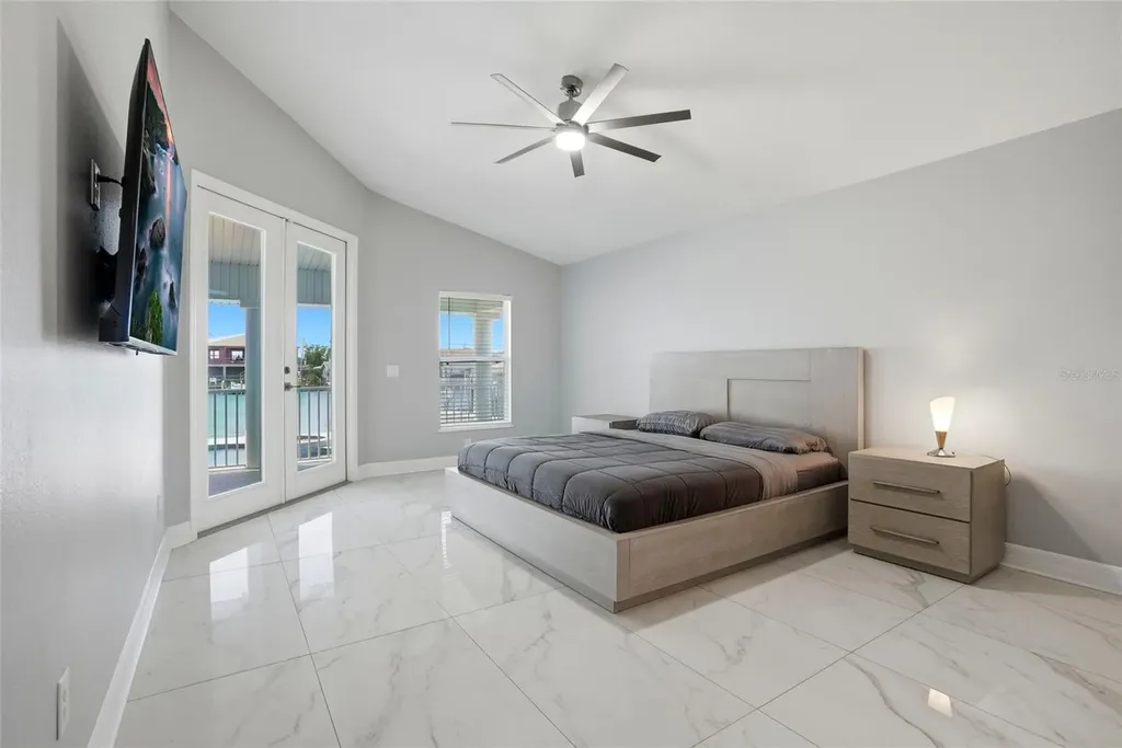 11850 7th Street E Treasure Island FL 33706