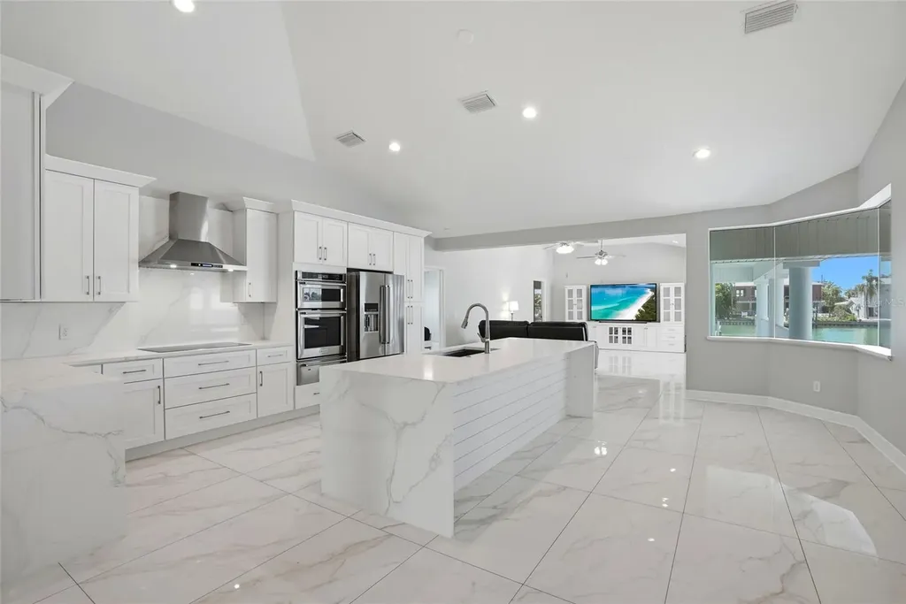 11850 7th Street E Treasure Island FL 33706