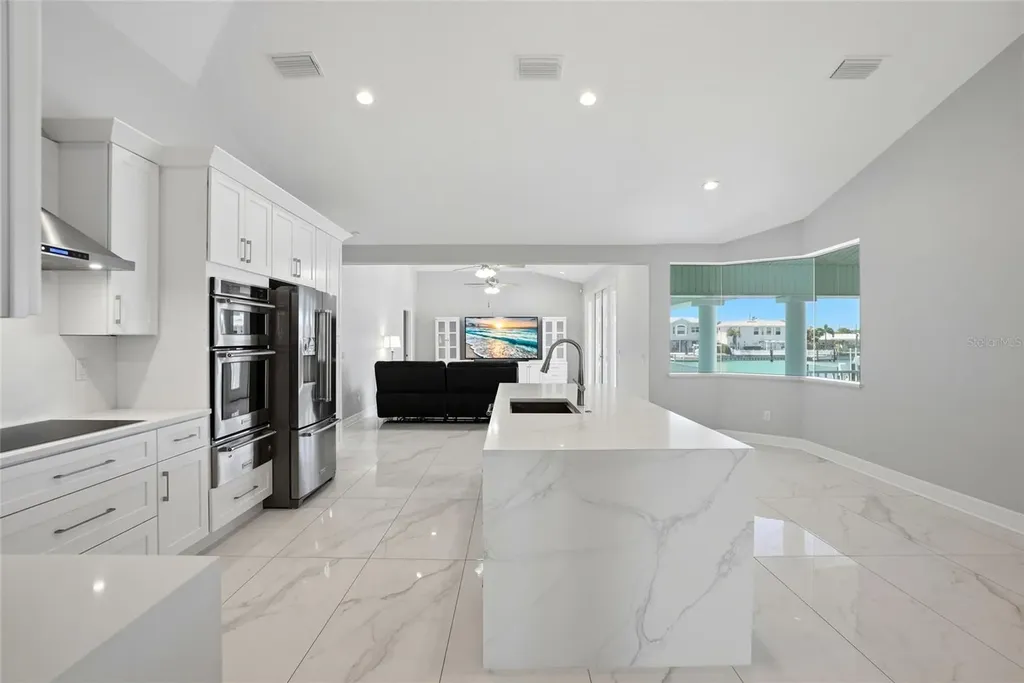 11850 7th Street E Treasure Island FL 33706