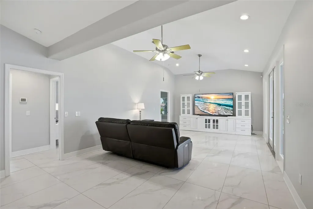 11850 7th Street E Treasure Island FL 33706