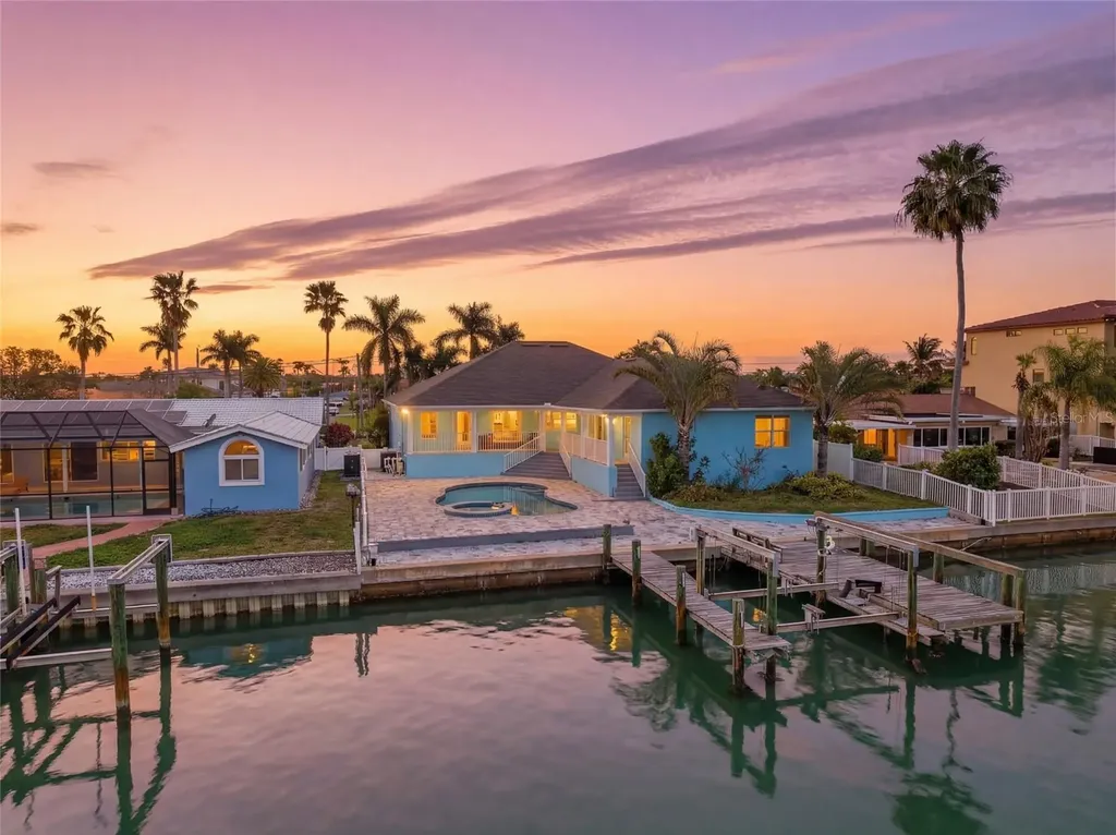 11850 7th Street E Treasure Island FL 33706