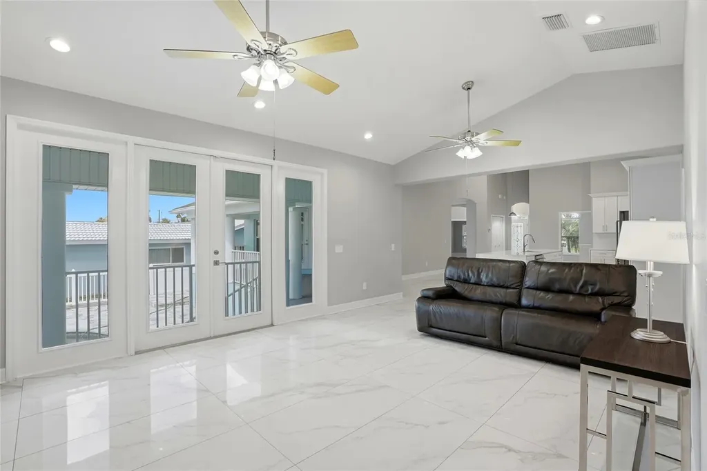 11850 7th Street E Treasure Island FL 33706