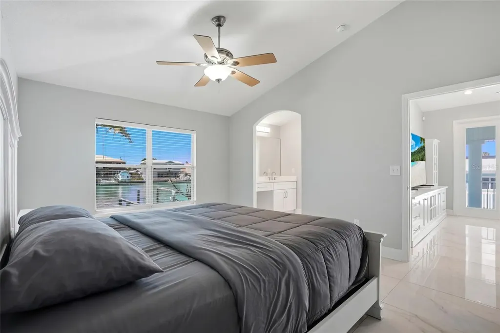 11850 7th Street E Treasure Island FL 33706