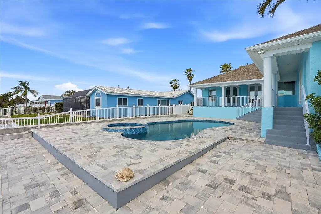 11850 7th Street E Treasure Island FL 33706