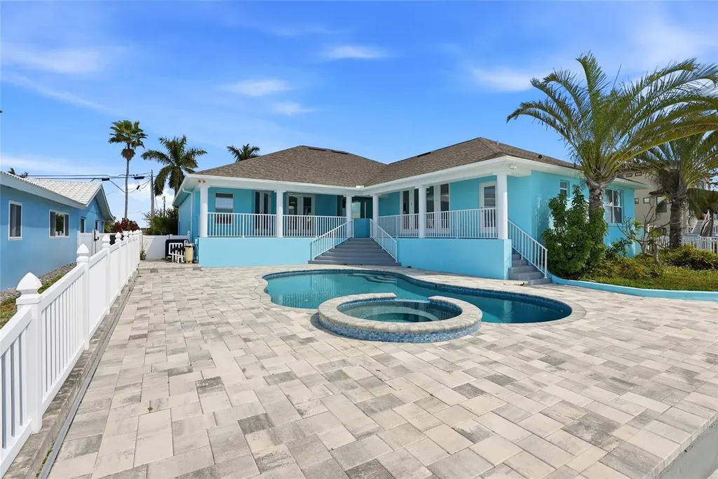 11850 7th Street E Treasure Island FL 33706
