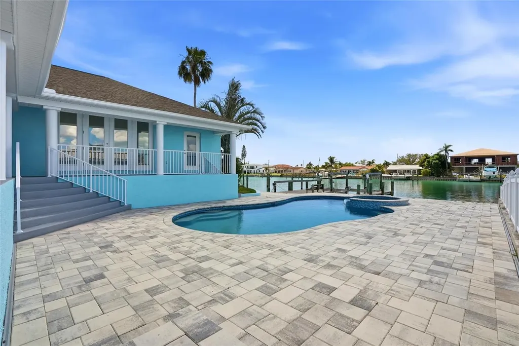 11850 7th Street E Treasure Island FL 33706