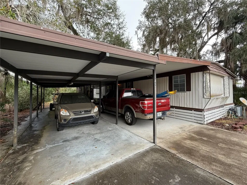 69 Rosalie Oaks Boulevard Lake Wales FL 33898