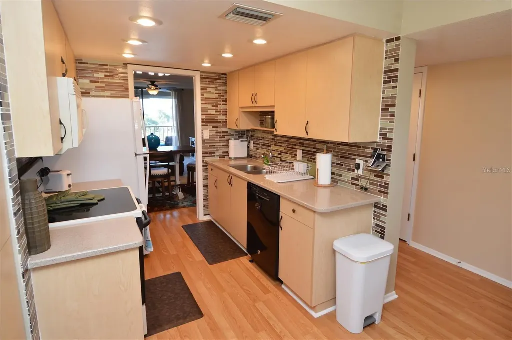 1316 Pasadena Avenue S South Pasadena FL 33707