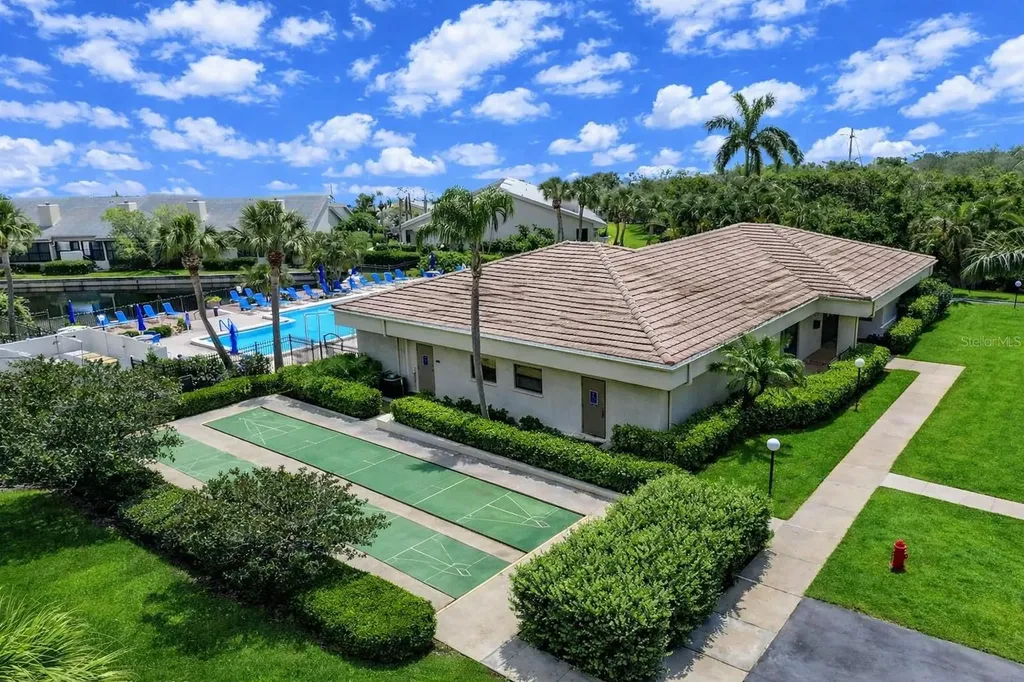 1316 Pasadena Avenue S South Pasadena FL 33707