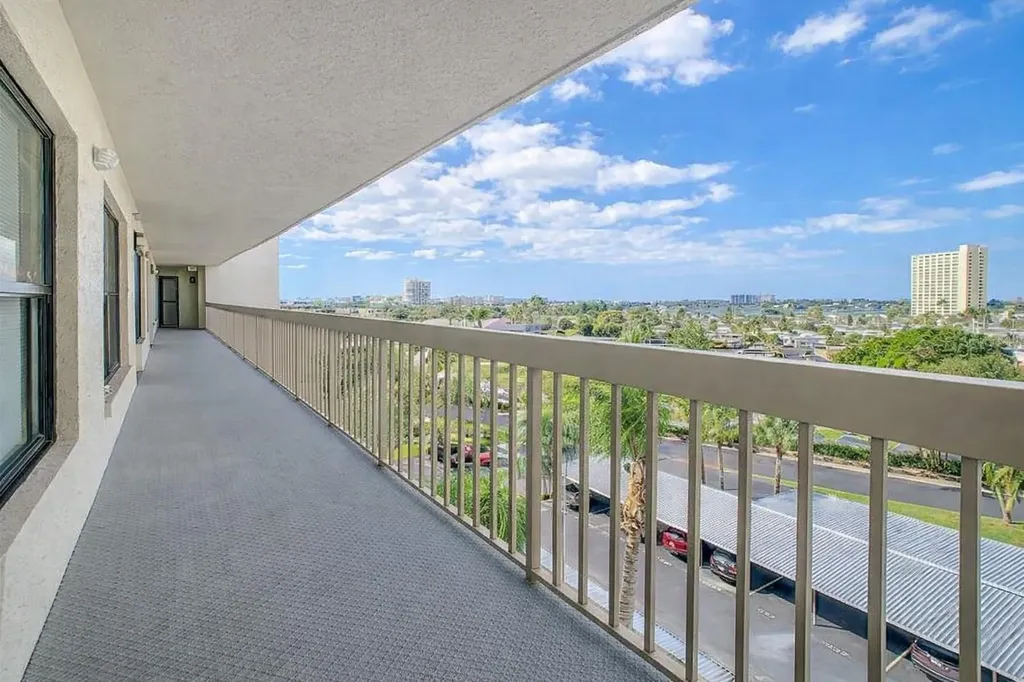 1316 Pasadena Avenue S South Pasadena FL 33707