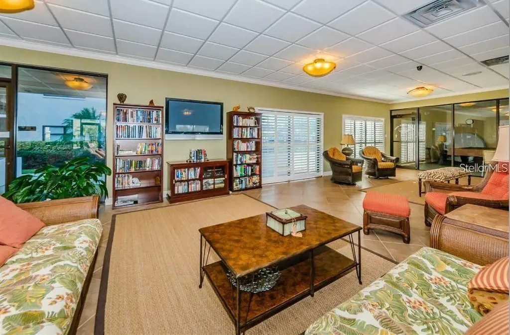 1316 Pasadena Avenue S South Pasadena FL 33707