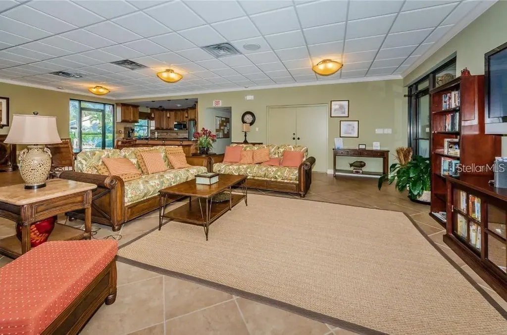 1316 Pasadena Avenue S South Pasadena FL 33707
