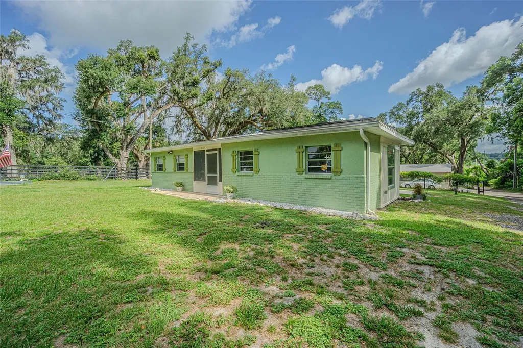 34723 Missionary Road Dade City FL 33525