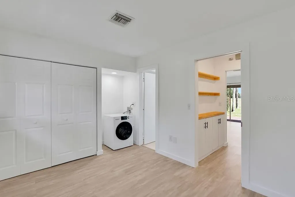 3507 Longmeadow Sarasota FL 34235